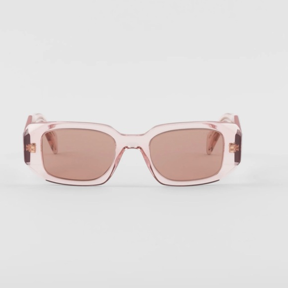Prada
PR 17WS
BEST SELLER
FRAME Pink
LENSES
Brown